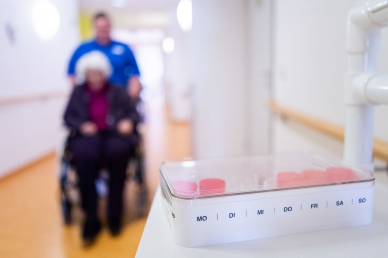 Remédio em Casa é garantido por lei municipal de Marquinho de Abreu