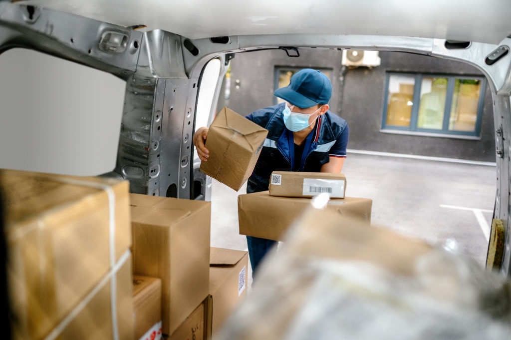 Marquinho e 11 vereadores se unem para pedir distribuição postal